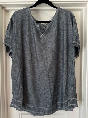 Casual Short Sleeve Heathered Gray Tee